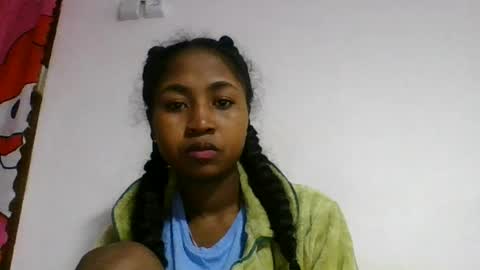 Snapshot of chantale483461 chatting on July 19, 4:05 am chantale483461 online show from July 19, 4:05 am