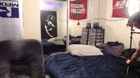 Snapshot of chaos_kat chatting on February 10, 8:40 am Chaos Kat online show from February 10, 8:40 am