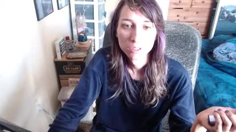 Snapshot of chaos_kat chatting on April 3, 4:05 pm Chaos Kat online show from April 3, 4:05 pm