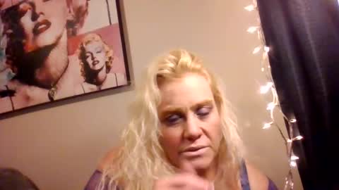 Ms. Behaving online show from July 22, 11:46 am