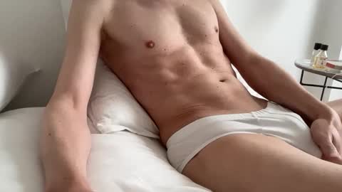 Snapshot of charlesdeparis chatting on February 10, 12:09 pm charles online show from February 10, 12:09 pm