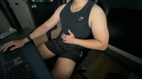 Snapshot of charliekkw chatting on July 5, 4:47 pm charliekkw online show from July 5, 4:47 pm