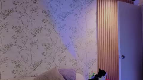 Snapshot of charlote__miller chatting on July 9, 11:25 am You honey online show from July 9, 11:25 am