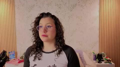Snapshot of charlote__miller chatting on July 13, 12:30 pm You honey online show from July 13, 12:30 pm
