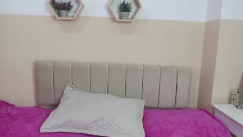 charlothe_dumont online show from May 21, 1:40 pm