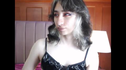Snapshot of charlothe_dumont chatting on July 9, 1:26 pm charlothe_dumont online show from July 9, 1:26 pm