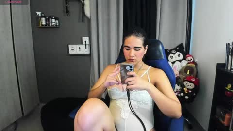 Snapshot of charlott__v chatting on April 30, 10:36 pm Valery online show from April 30, 10:36 pm