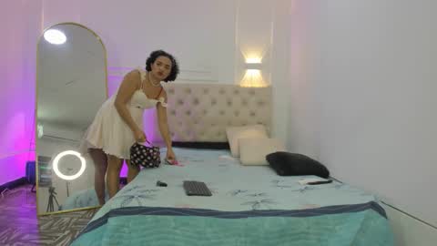 charlottte y dante online show from February 25, 4:11 am