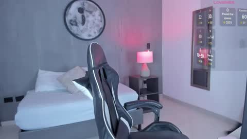 Charlottee online show from February 19, 2:18 am