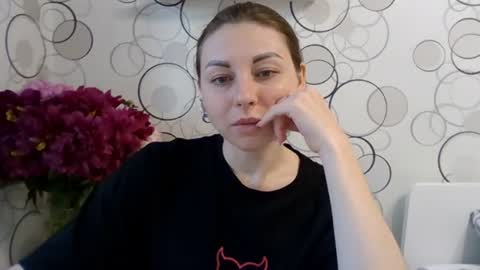 Snapshot of charming__chick chatting on June 13, 4:16 pm charming__chick online show from June 13, 4:16 pm