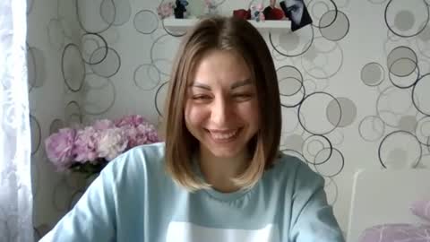 Snapshot of charming__chick chatting on June 22, 2:47 pm charming__chick online show from June 22, 2:47 pm