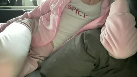 Snapshot of chase_vicky chatting on June 21, 5:48 pm Vicky online show from June 21, 5:48 pm