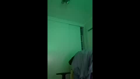 Snapshot of chaterbater79 chatting on December 19, 10:33 am chaterbater79 online show from December 19, 10:33 am