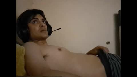 Snapshot of chaynochayno chatting on December 21, 9:33 am OnlyChayno online show from December 21, 9:33 am