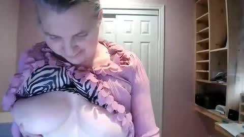 chealsiek online show from March 10, 7:41 pm