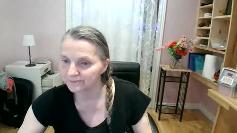 chealsiek online show from May 15, 11:56 pm