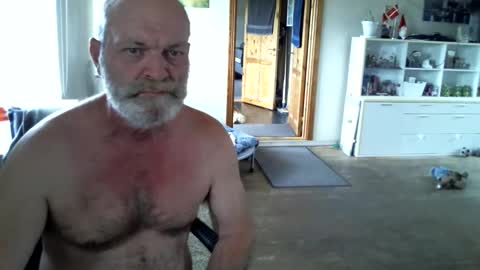 chefben666 online show from April 18, 7:45 am