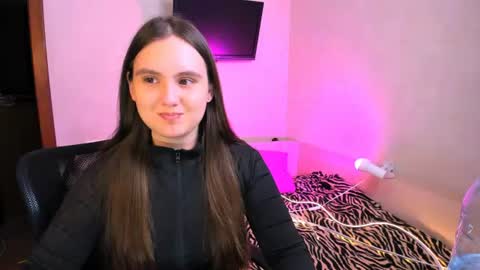 Chelsy  Luxe  online show from July 20, 10:18 am