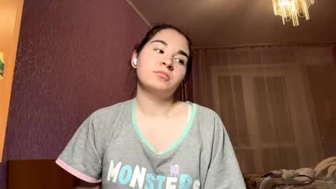 Dina online show from April 27, 3:43 pm