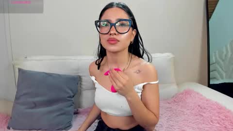 cherry_bunnyx online show from March 29, 4:34 am