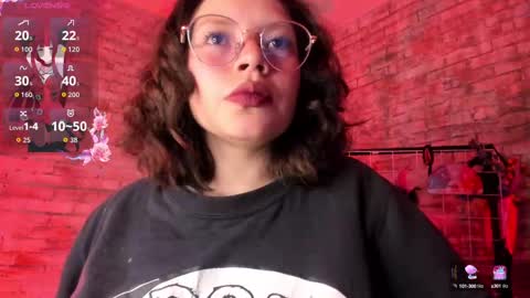     online show from October 3, 11:29 am