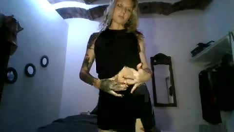 cherryblushxo online show from April 24, 1:30 am