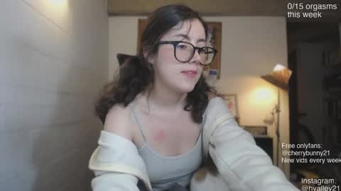 Sarah Prez online show from May 16, 6:43 am