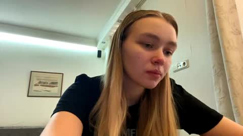 Lei online show from April 10, 11:26 am