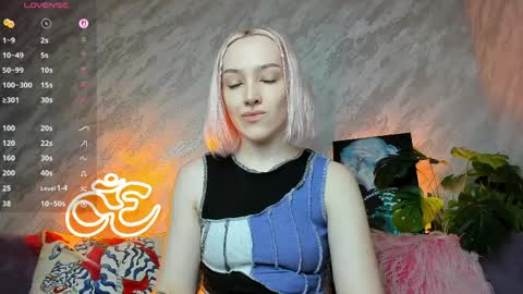 Cheryl online show from April 2, 9:23 pm