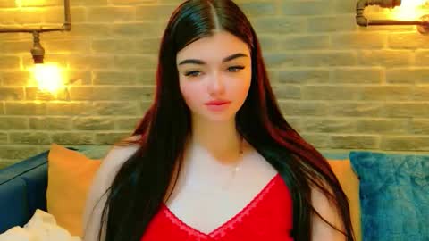 Snapshot of chiara_joy chatting on March 4, 8:09 am Chiara online show from March 4, 8:09 am