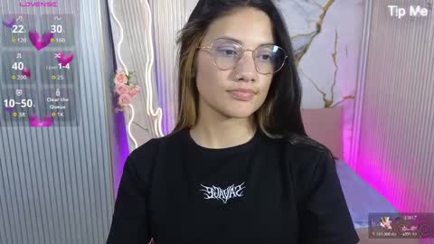 Snapshot of chiara_tay chatting on March 28, 8:08 pm Chiara online show from March 28, 8:08 pm