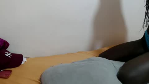 Snapshot of chichie_ chatting on May 8, 9:25 am chichie_ online show from May 8, 9:25 am