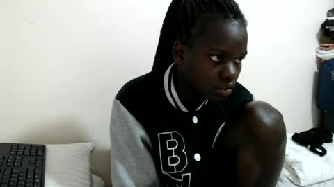 Snapshot of chichie_ chatting on June 22, 3:08 am chichie_ online show from June 22, 3:08 am
