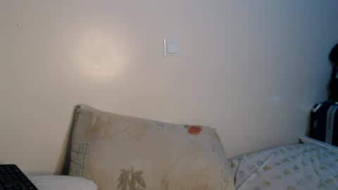 Snapshot of chichie_ chatting on July 11, 5:43 am chichie_ online show from July 11, 5:43 am