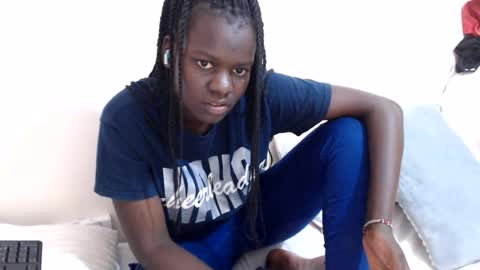 Snapshot of chichie_ chatting on July 17, 12:01 pm chichie_ online show from July 17, 12:01 pm