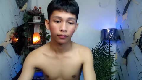 chick_renz online show from October 6, 7:55 pm