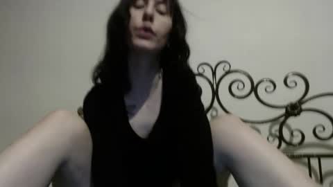 Snapshot of chill_julie chatting on April 3, 8:18 pm Juliet online show from April 3, 8:18 pm