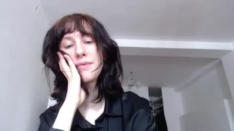 Snapshot of chill_julie chatting on April 6, 8:15 am Juliet online show from April 6, 8:15 am