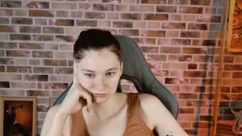 Bella online show from December 17, 9:04 am