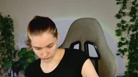 Bella online show from April 18, 9:02 am