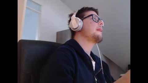 chillzonecam online show from April 25, 6:38 pm