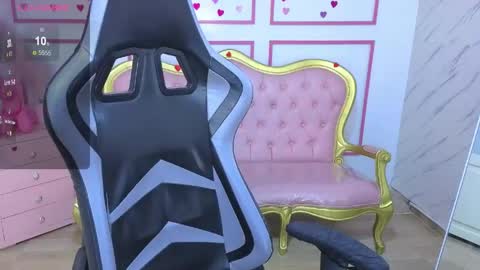 Snapshot of chinatsu_t chatting on June 5, 1:28 pm Kelly online show from June 5, 1:28 pm