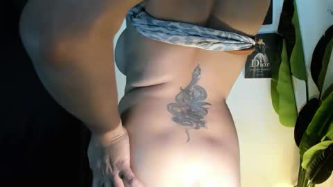 chixies_ladies online show from April 28, 1:26 am