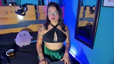 Chloeallennn  online show from March 11, 1:28 pm