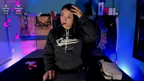 Chloeallennn  online show from May 28, 11:29 am