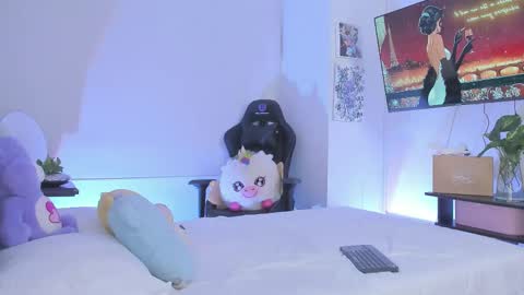 CHLOE online show from March 9, 4:22 pm