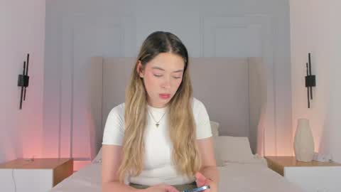 Chloe online show from June 16, 7:49 pm