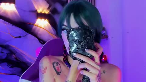 chloe_jacksonn online show from July 3, 8:04 pm