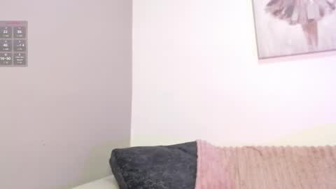 chloe_peach_ online show from March 26, 12:11 pm