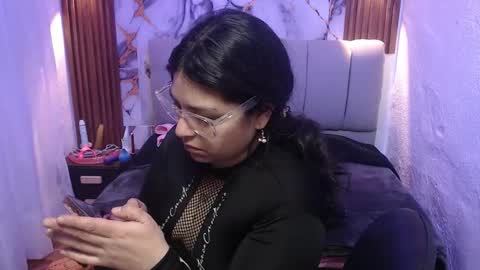 chloe_smith5 online show from November 18, 1:15 pm